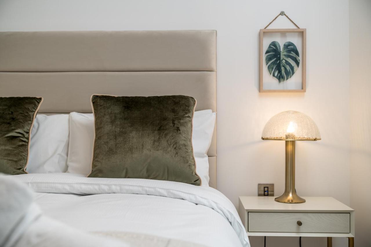 Luxurious Spacious 2Bed Suites Skyline River Views By Canary Wharf ロンドン エクステリア 写真