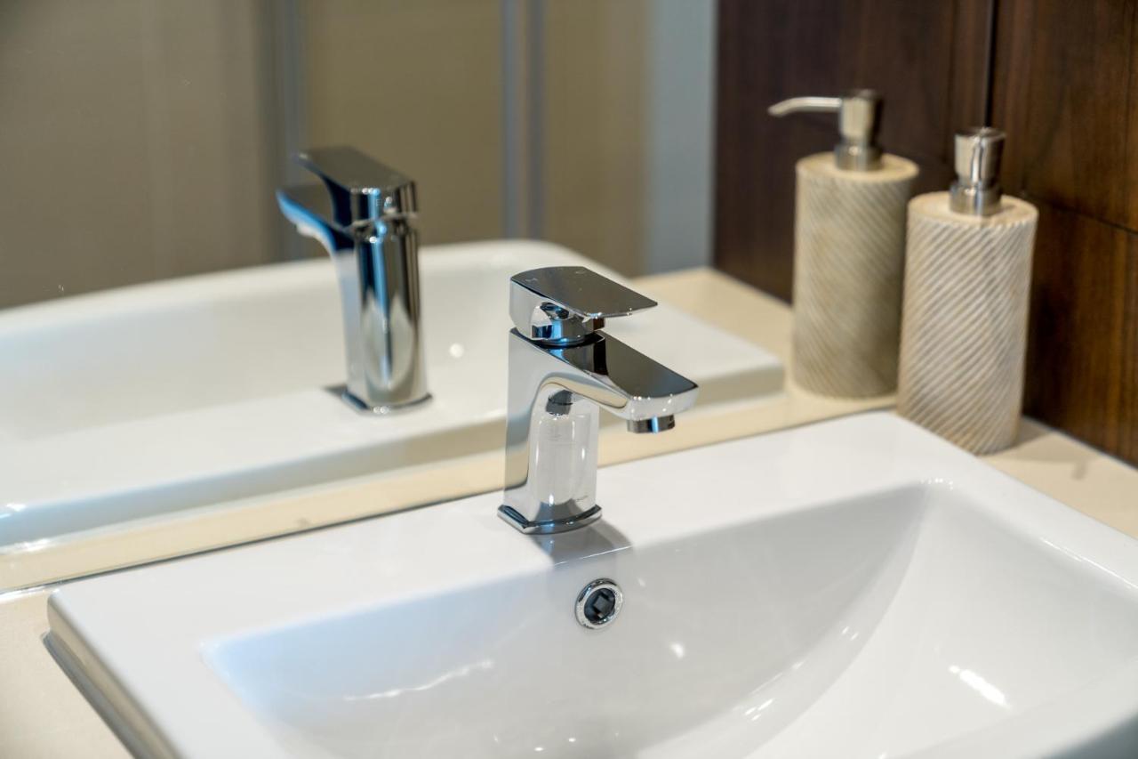 Luxurious Spacious 2Bed Suites Skyline River Views By Canary Wharf ロンドン エクステリア 写真